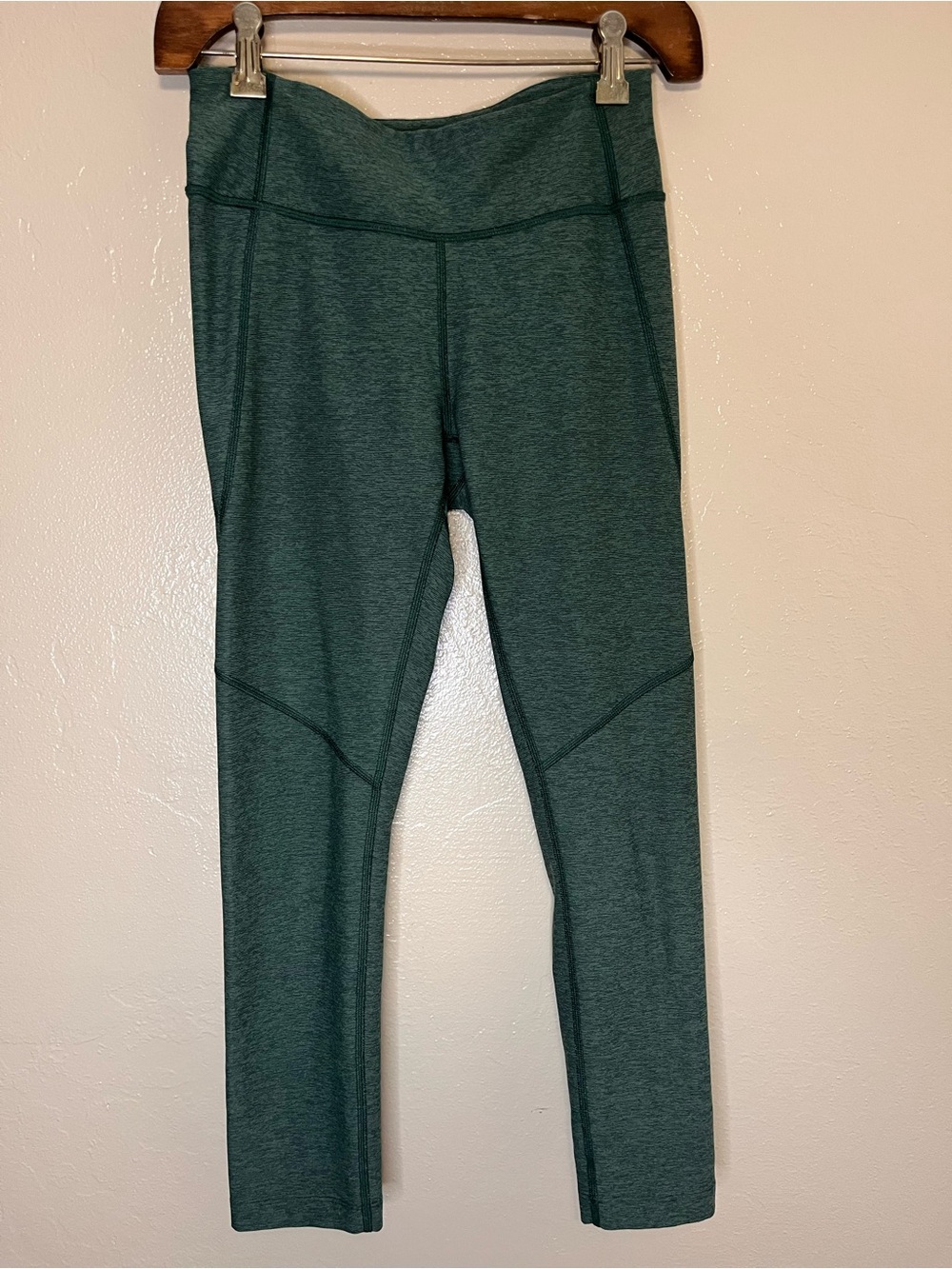 Outdoor Voices Warm-Up 3/4 Legging Women's Sz S Hunter Green Active Running Yoga